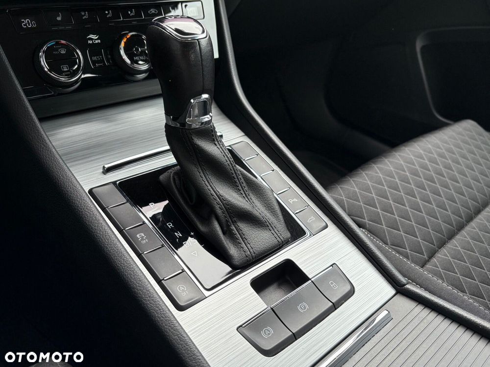 Skoda Superb 2.0 TDI Ambition DSG - 27