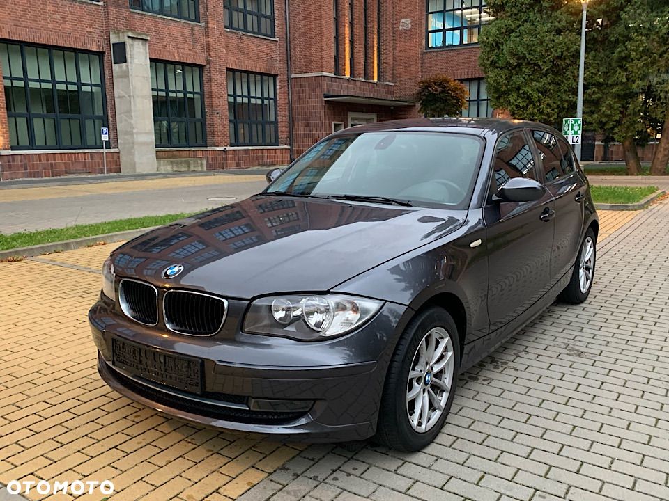 BMW Seria 1 120i - 22