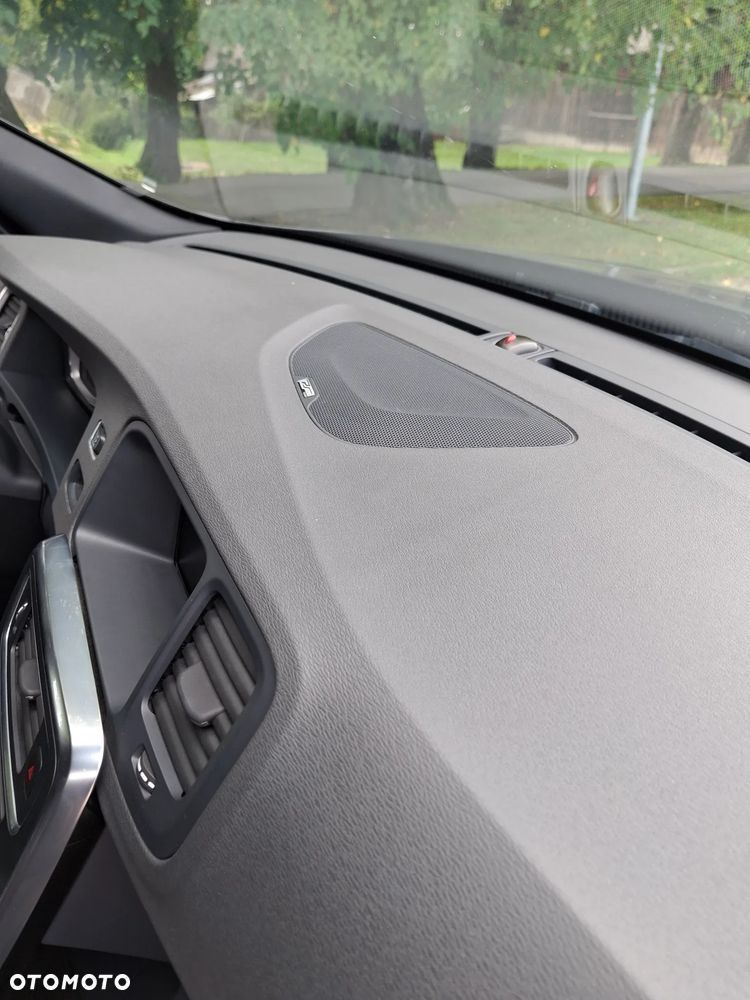 Volvo V60 D2 R-Design - 22
