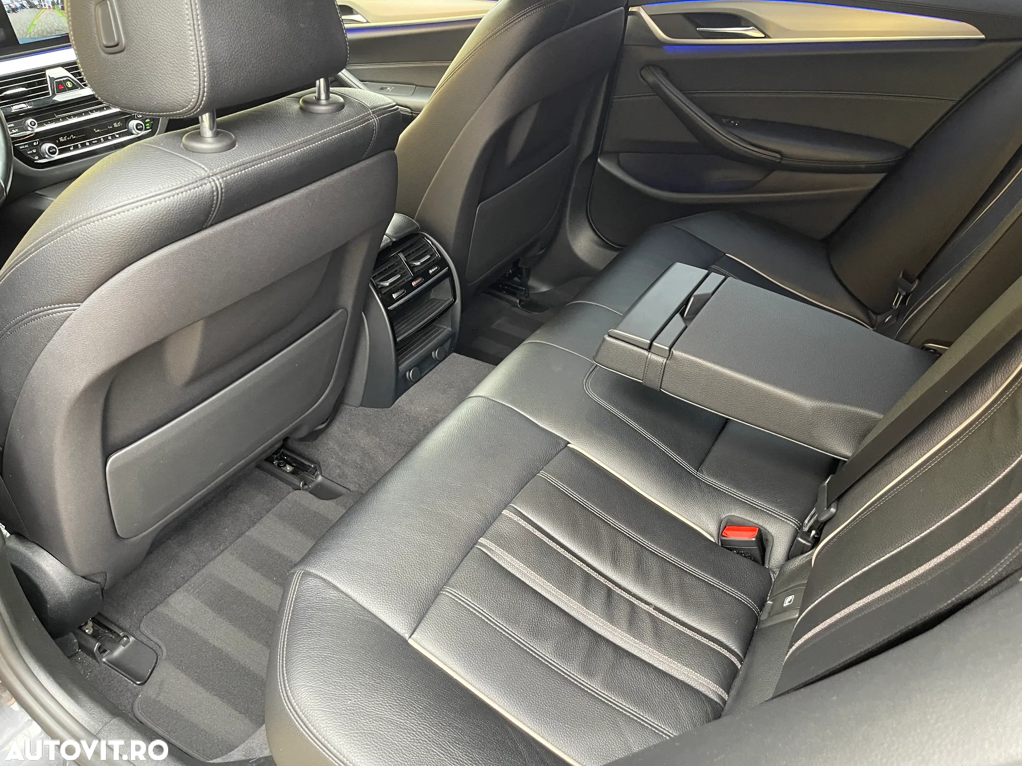 BMW Seria 5 520d xDrive AT - 8