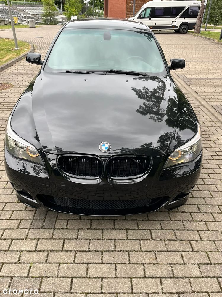 BMW Seria 5 550i Sport-Aut - 3