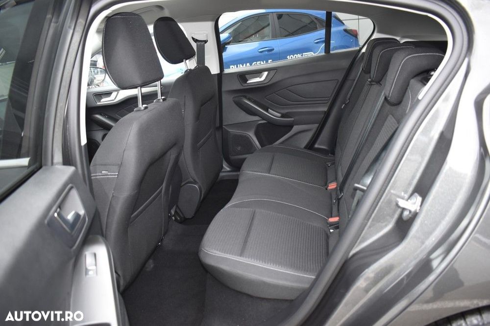 Ford Focus - 13
