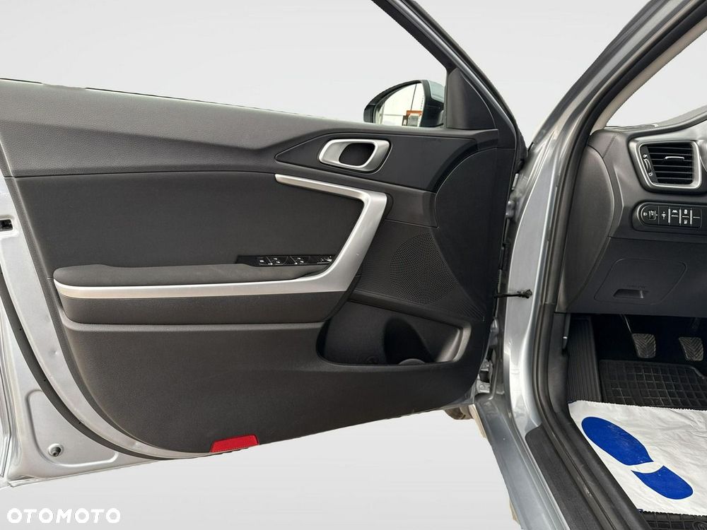 Kia Ceed 1.5 T-GDI M - 11
