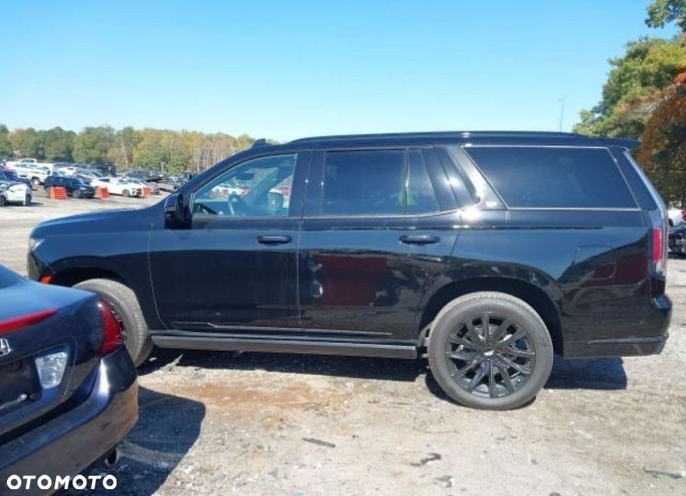 Cadillac Escalade - 4