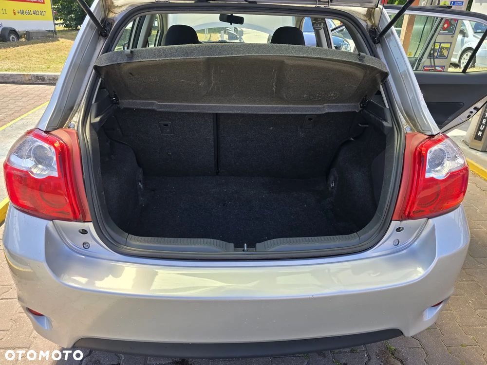Toyota Auris 1.33 VVT-i Active - 4