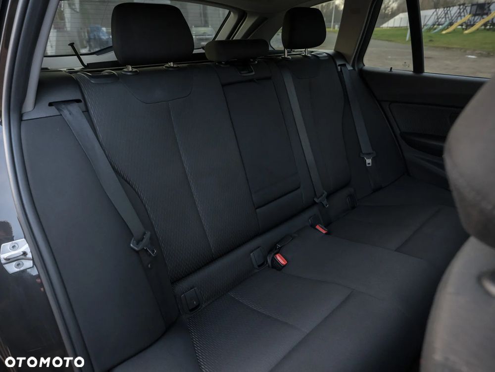 BMW Seria 3 320i Advantage - 30