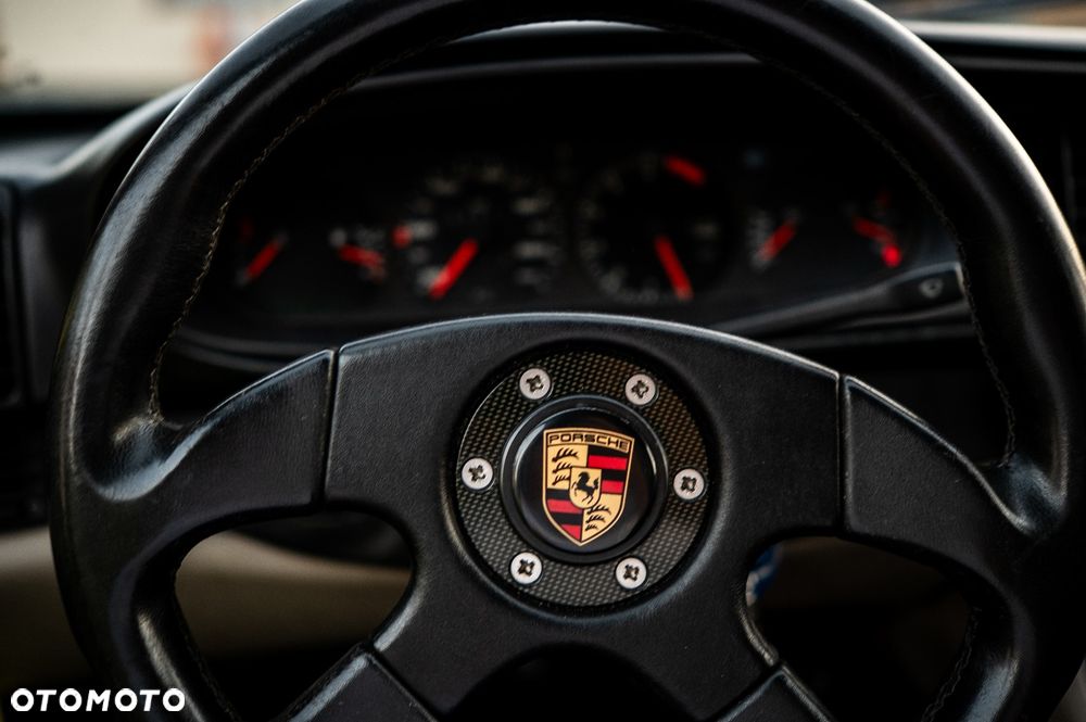 Porsche 944 - 6