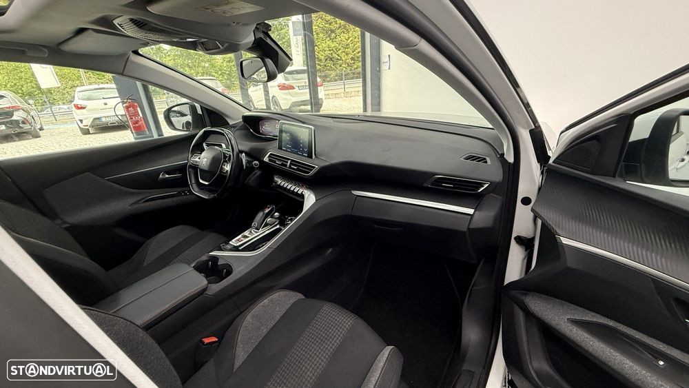Peugeot 3008 1.2 PureTech Allure Pack EAT8 - 34
