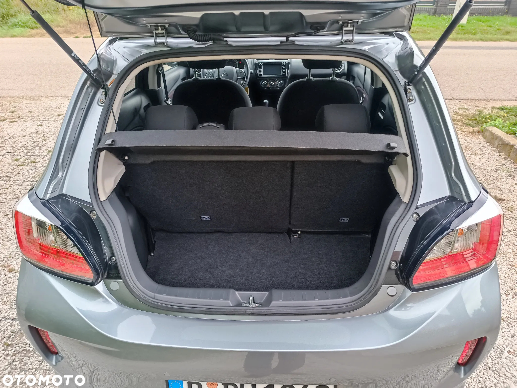 Mitsubishi Space Star AS&G 1.2 Select+ Black - 10