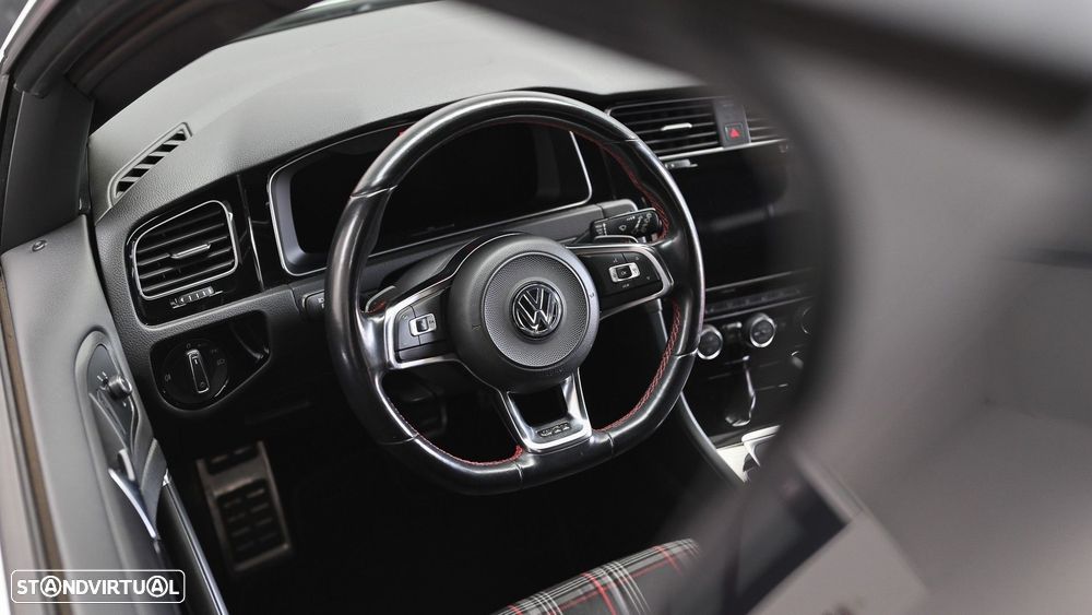 VW Golf 2.0 TSI GTI DSG Performance - 53