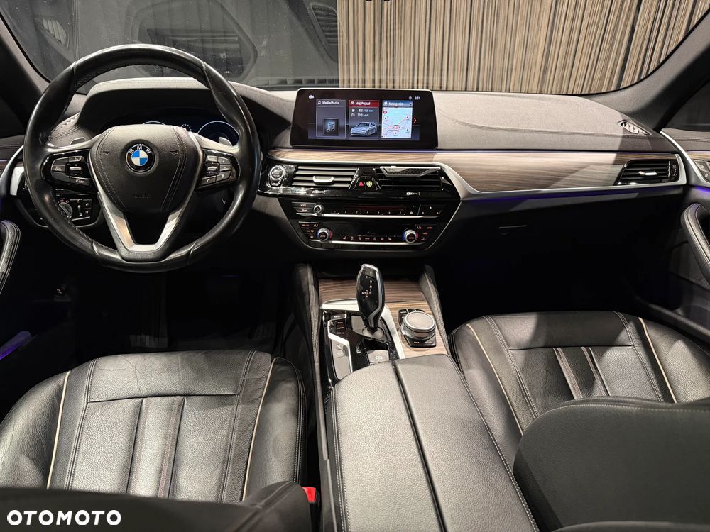 BMW Seria 5 520d Luxury Line - 8