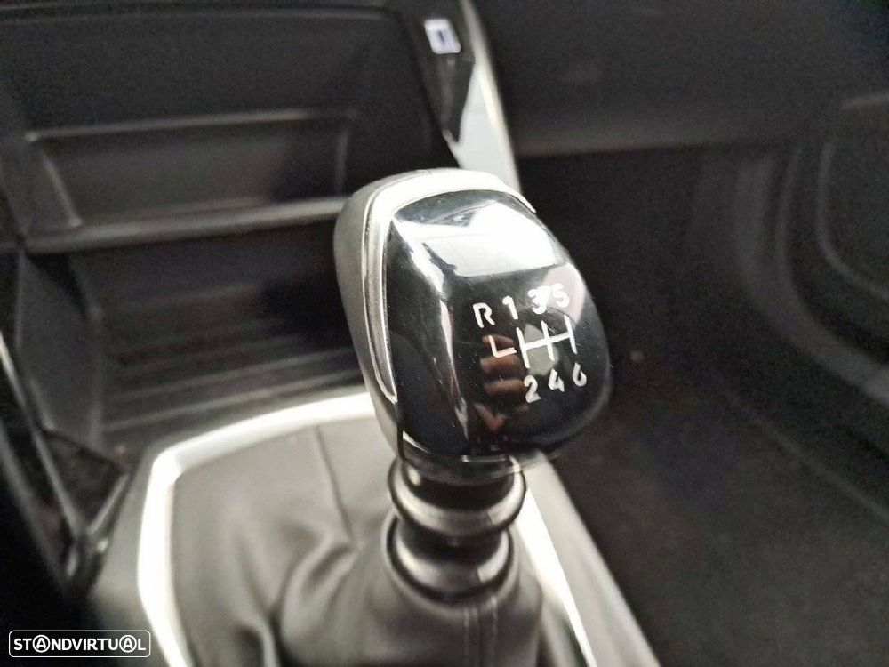 Peugeot 2008 1.2 PureTech Active - 18