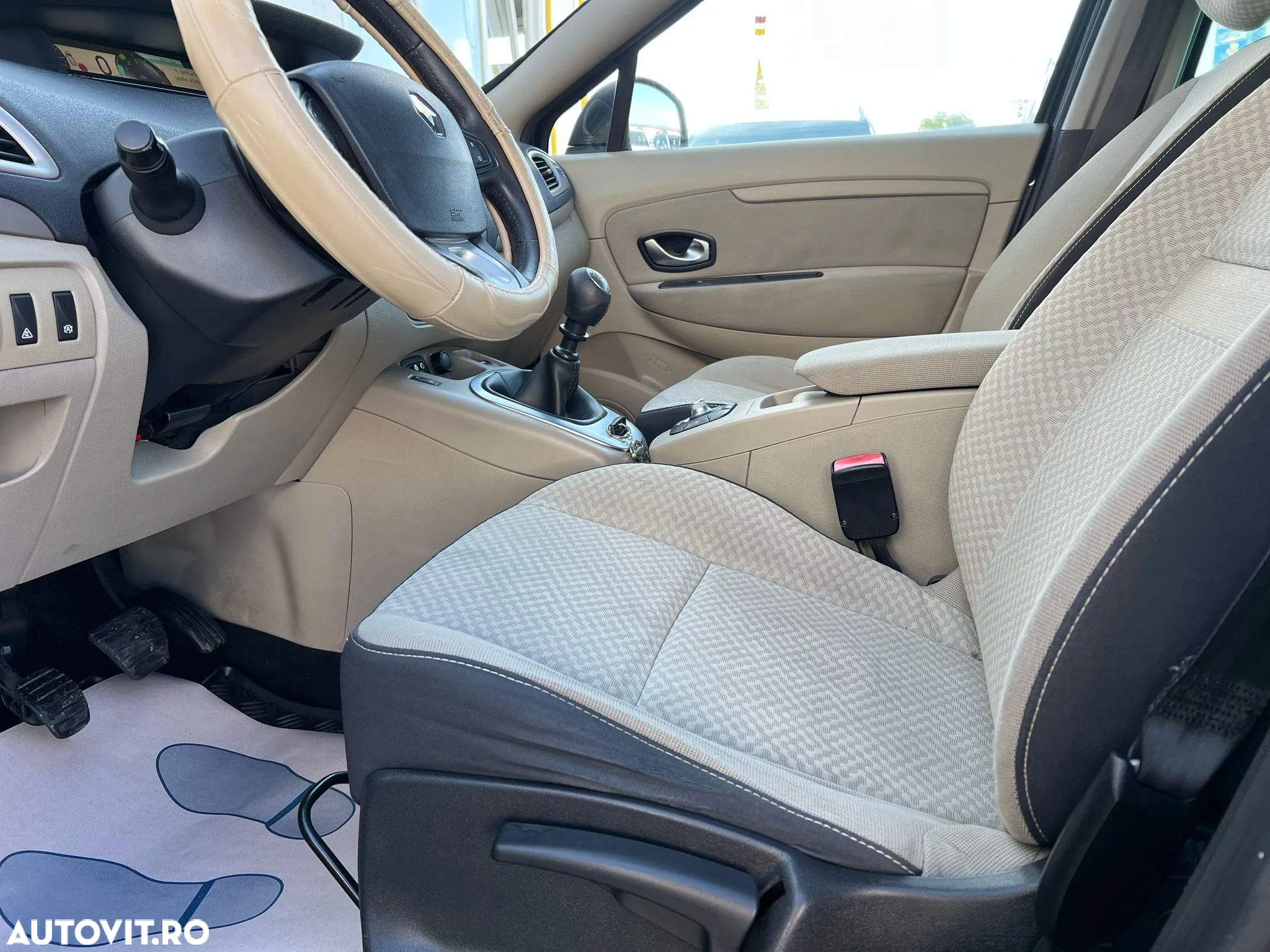 Renault Scenic - 8