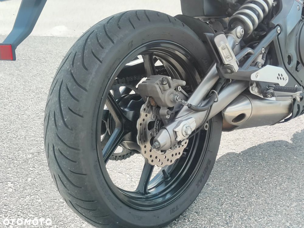 Kawasaki ER - 26