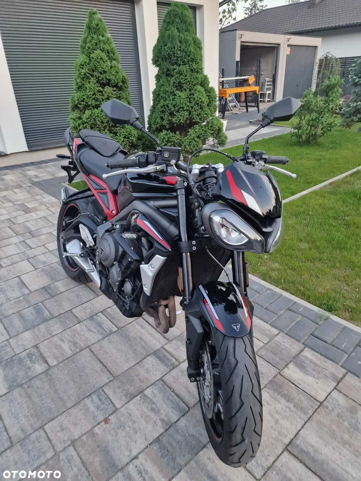 Triumph Street Triple - 4