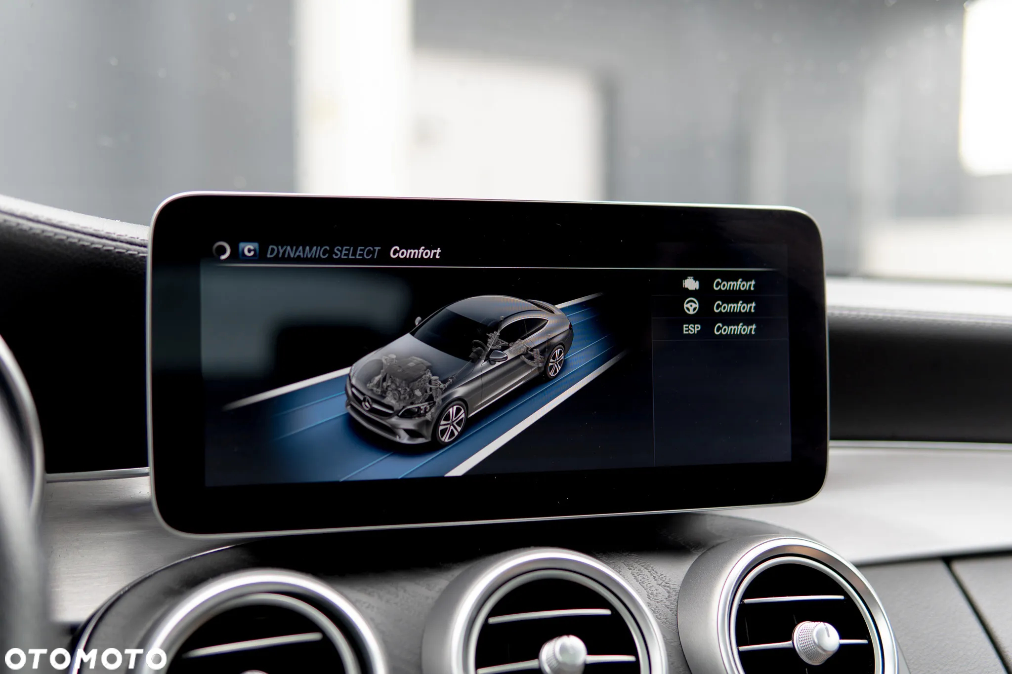 Mercedes-Benz Klasa C 220 d Coupe 4Matic 9G-TRONIC AMG Line - 23