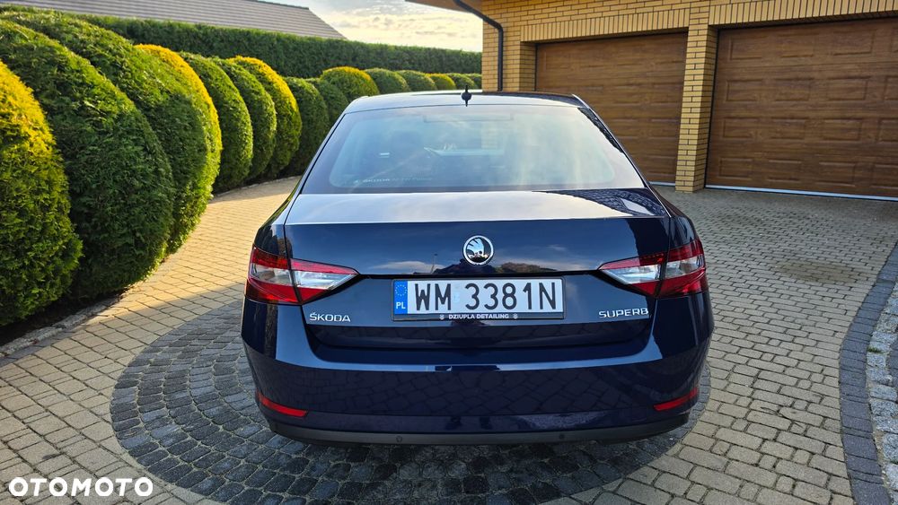 Skoda Superb 2016 photo 4