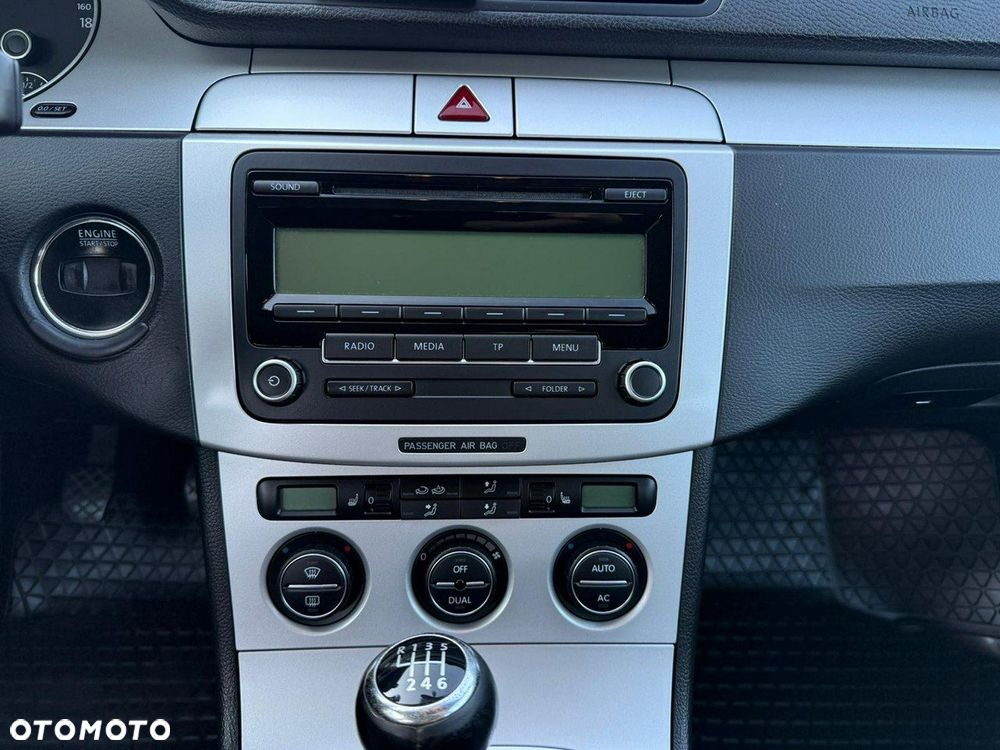 Volkswagen Passat - 17