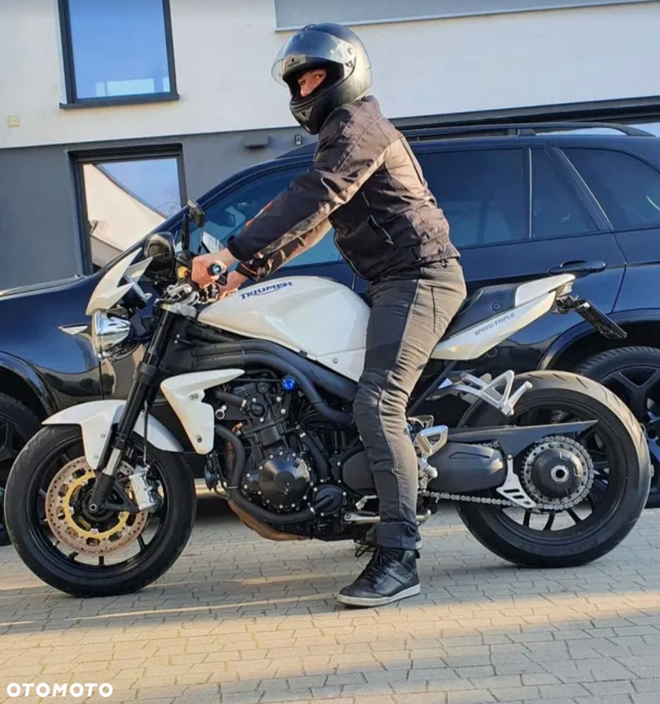 Triumph Speed Triple - 10
