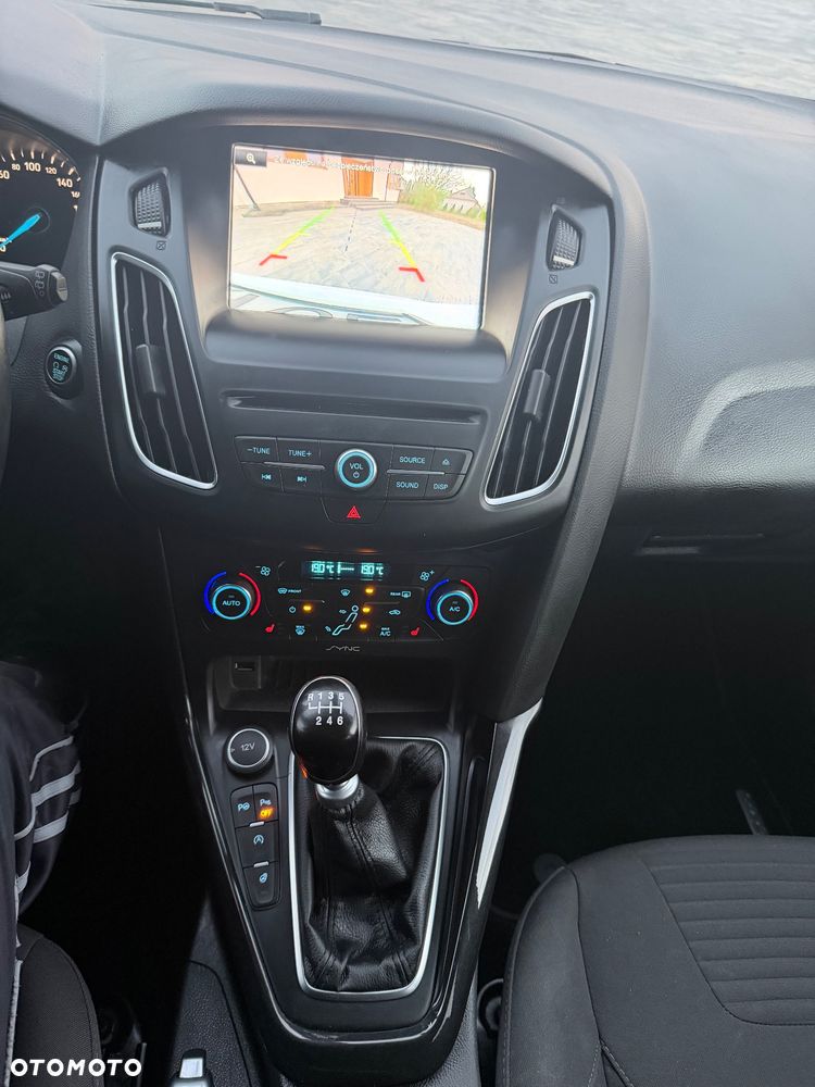 Ford Focus 1.0 EcoBoost Titanium - 5