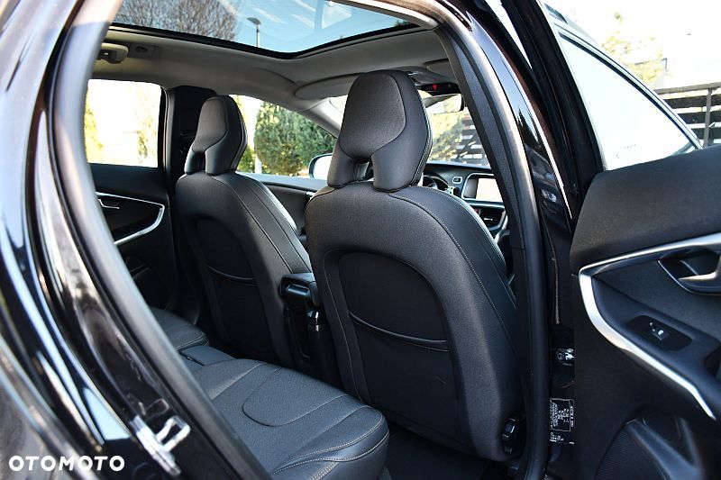 Volvo V40 Cross Country D2 Momentum - 23