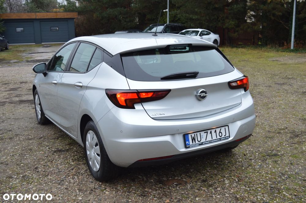 Opel Astra 1.4 T Enjoy S&S - 11