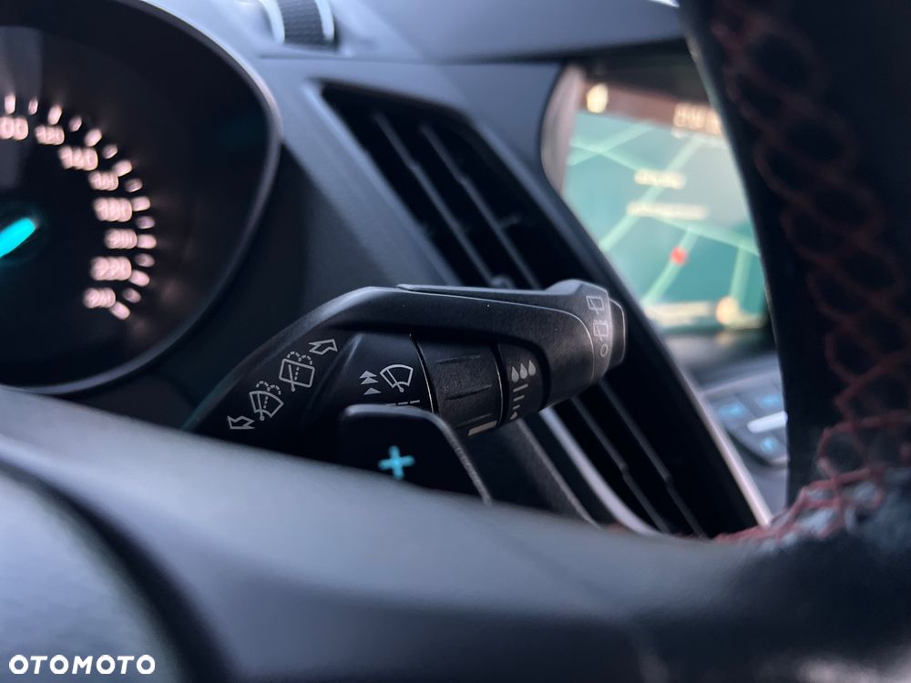 Ford Kuga - 36