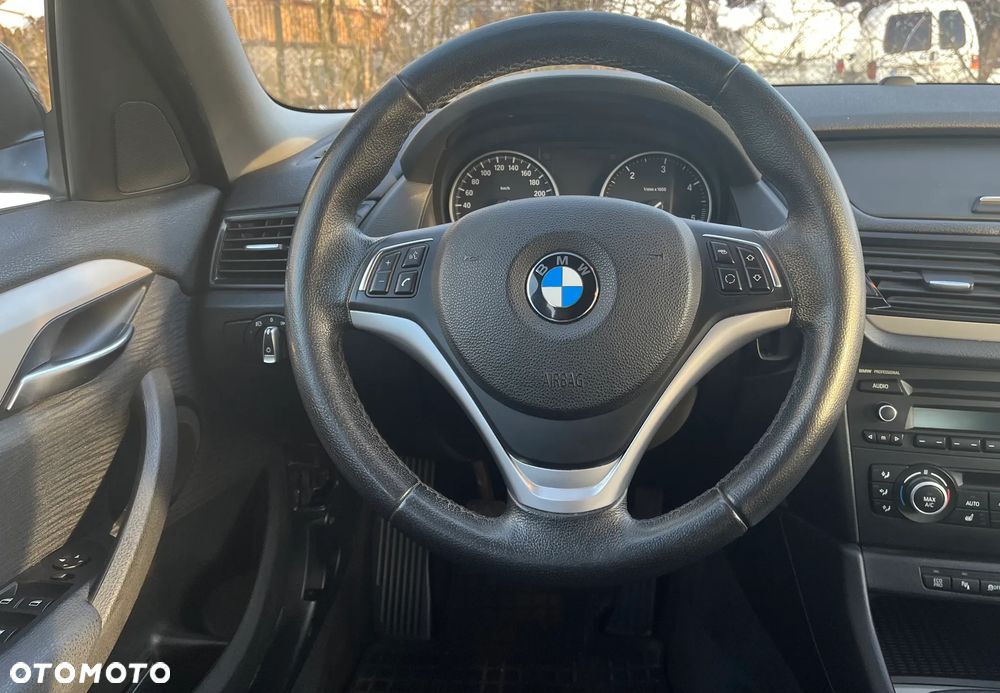 BMW X1 xDrive18d - 10