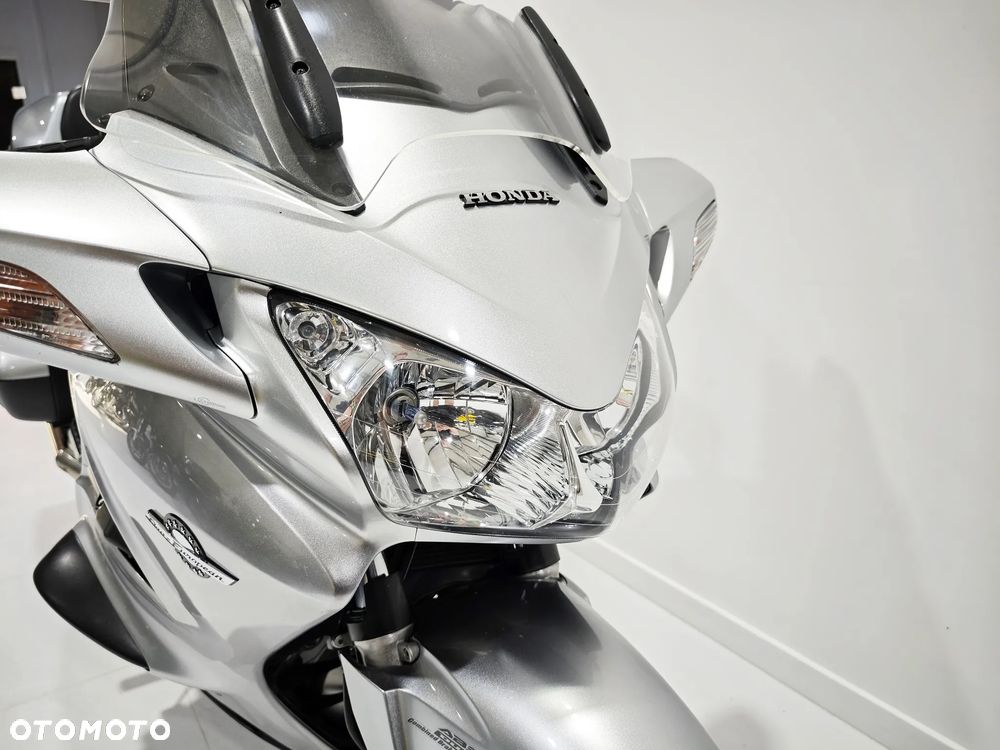 Honda ST - 16