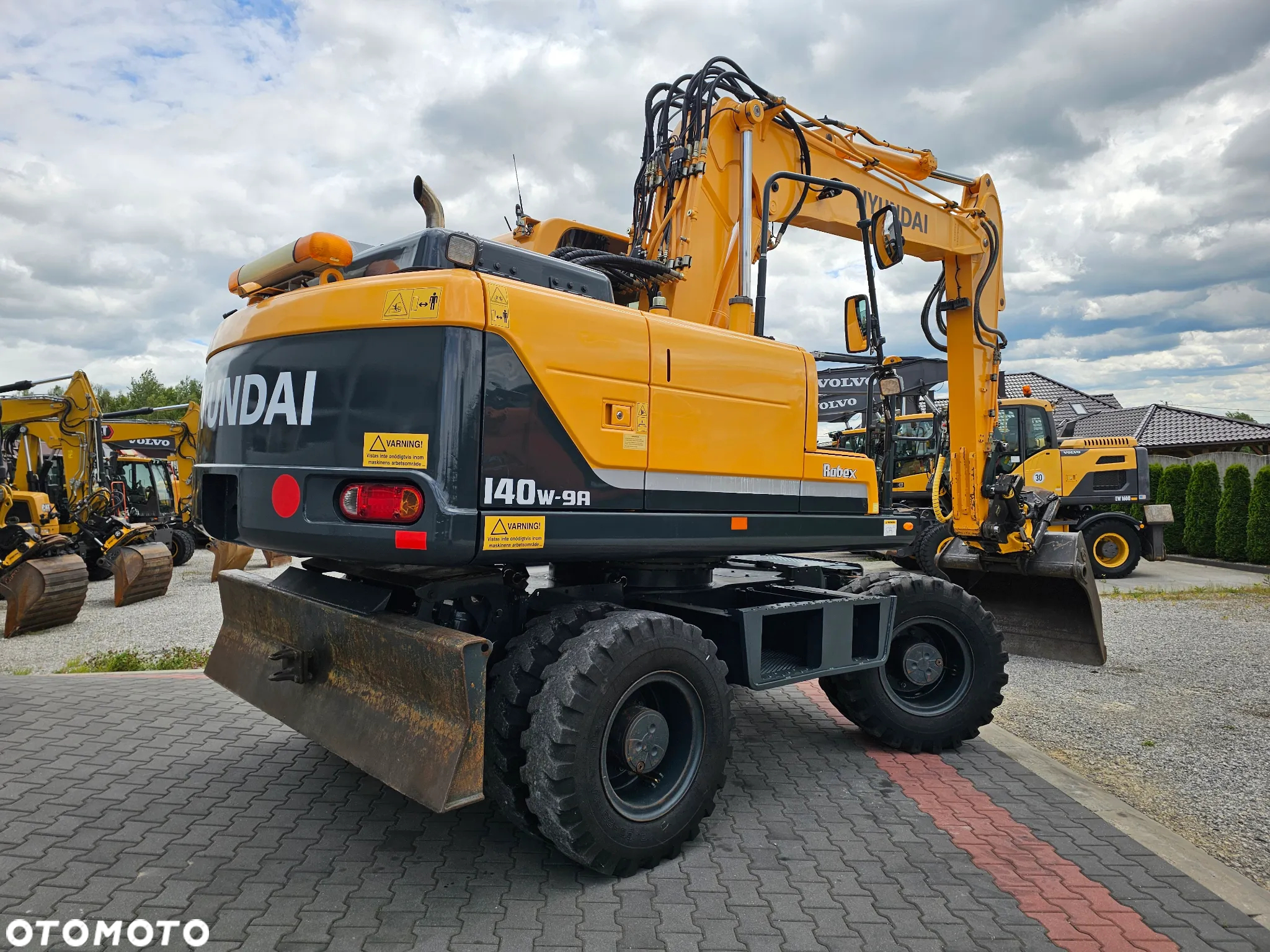 Hyundai 140 W 9 A - 5