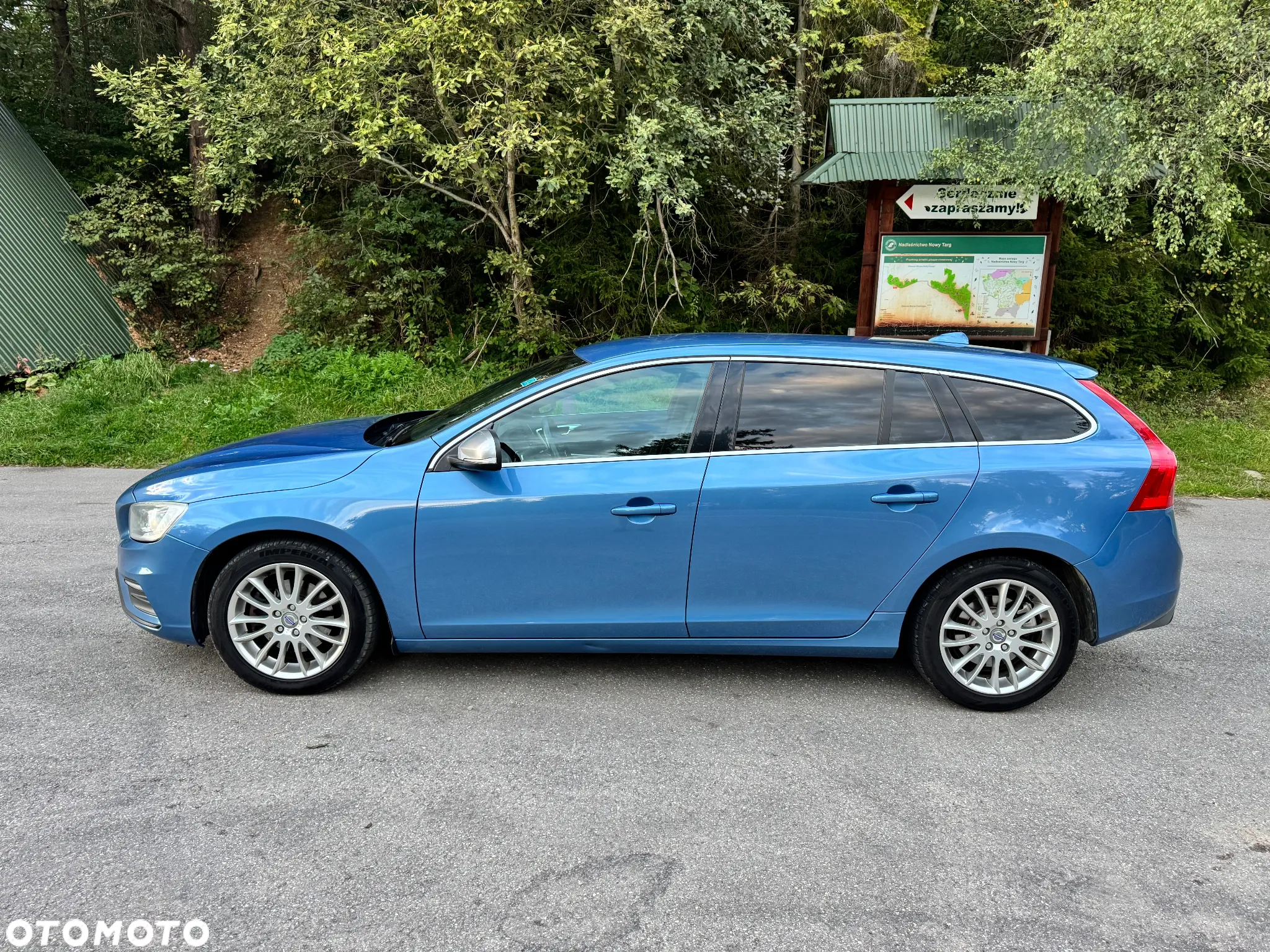 Volvo V60 D3 R-Design - 3