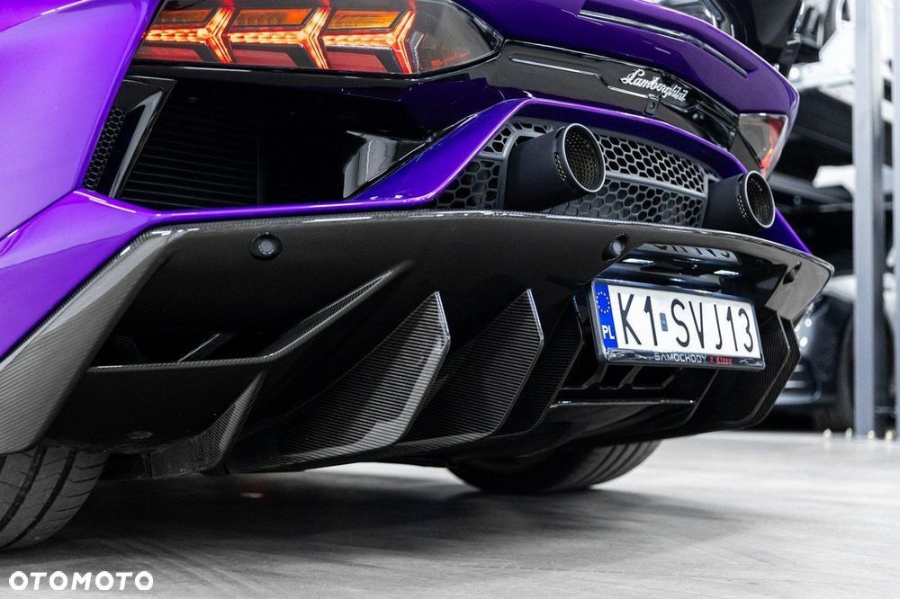 Lamborghini Aventador - 25