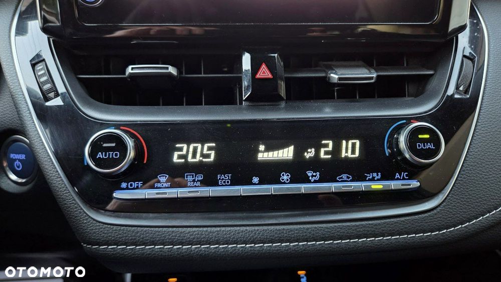 Toyota Corolla 1.8 Hybrid Comfort - 28