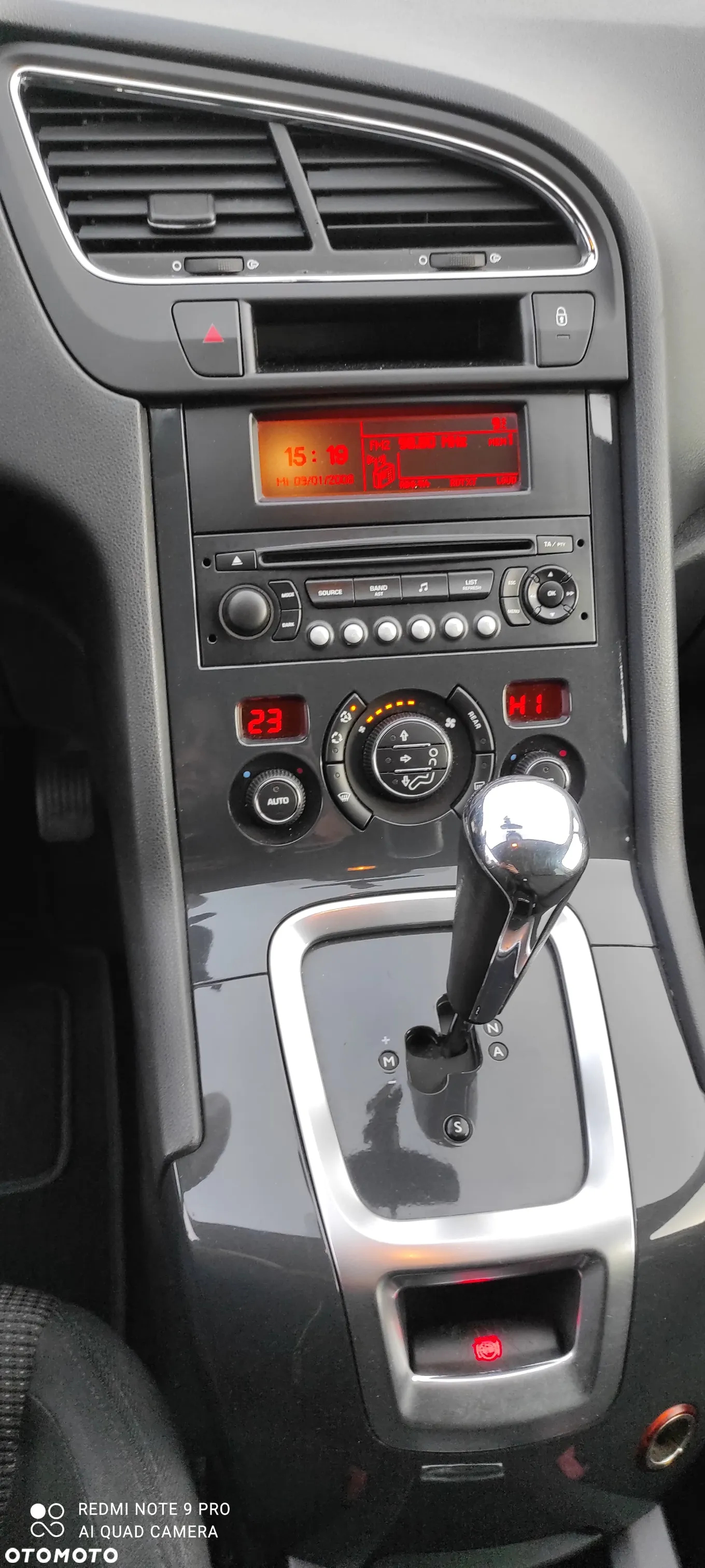 Peugeot 5008 HDI FAP 110 EGS6 Premium - 14