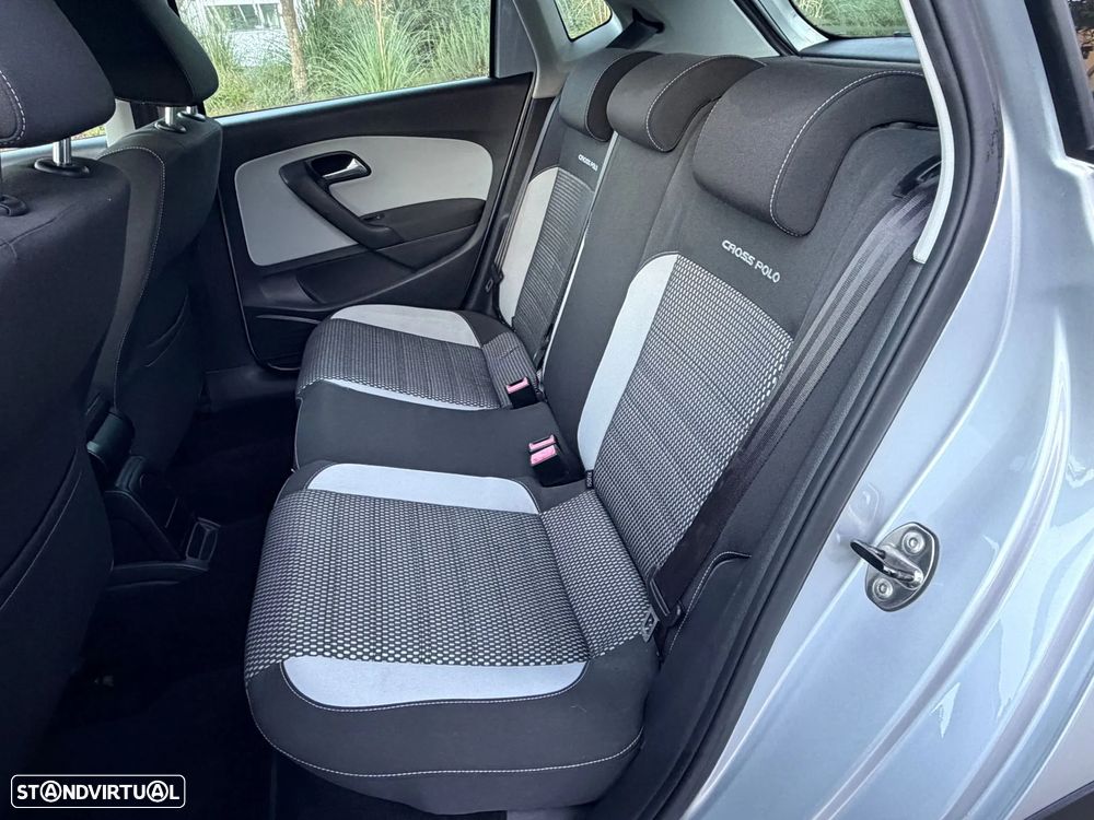 VW Polo 1.6 TDI Confortline BlueMotion - 18