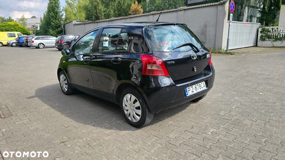 Toyota Yaris 1.3 Luna A/C - 2