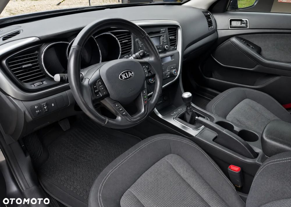 Kia Optima 2.0 L - 12