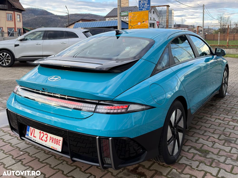 Hyundai IONIQ - 4