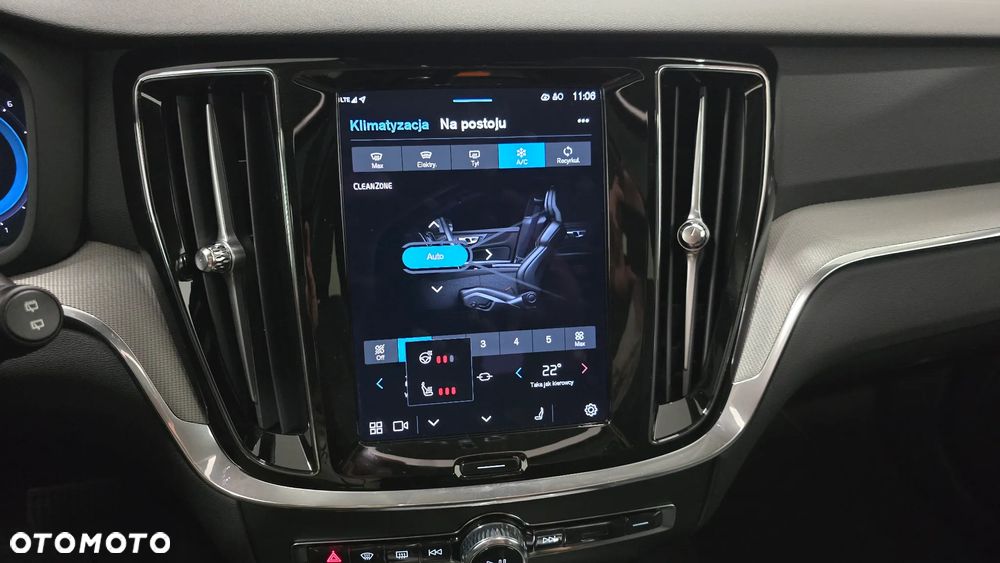 Volvo V60 B4 B DKG Plus Dark - 38