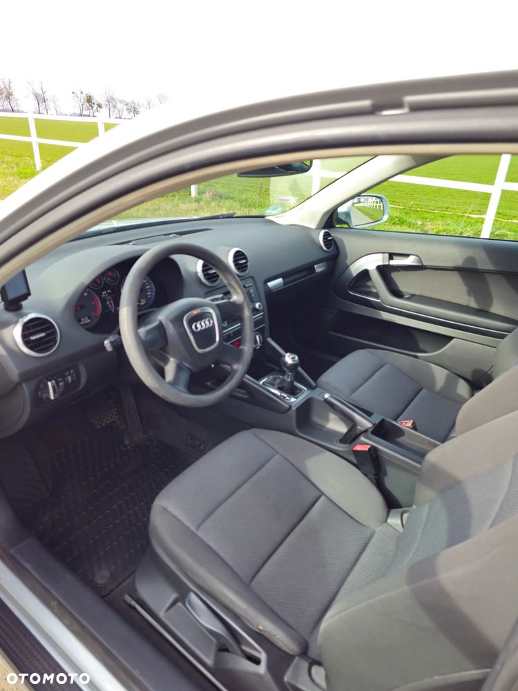 Audi A3 3-drzwiowe 1.6 TDI DPF Ambiente S tronic - 10