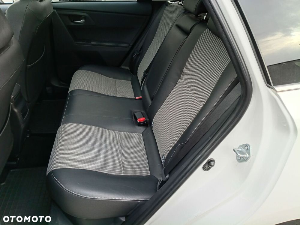 Toyota Auris - 10