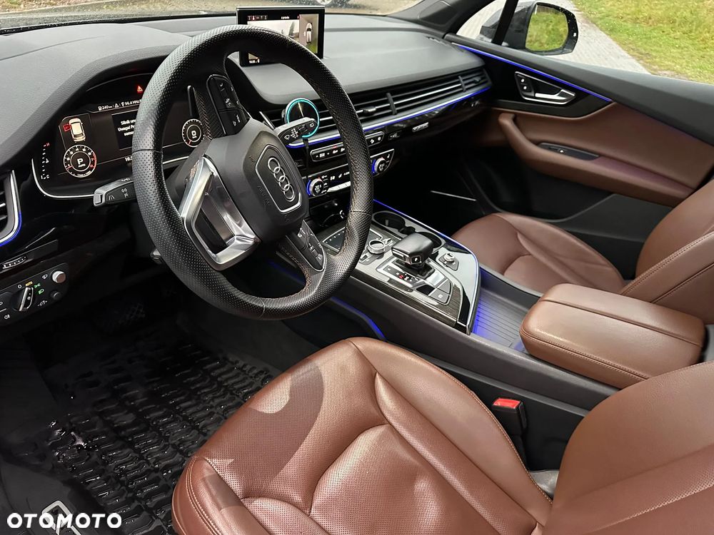Audi Q7 - 11