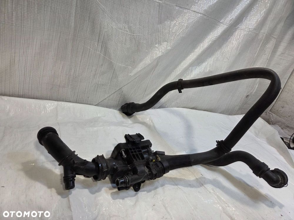 OBUDOWA TERMOSTATU OPEL COMBO E  CITROEN BERLINGO IV 1.5 BLUEHDI 9812113780 - 2