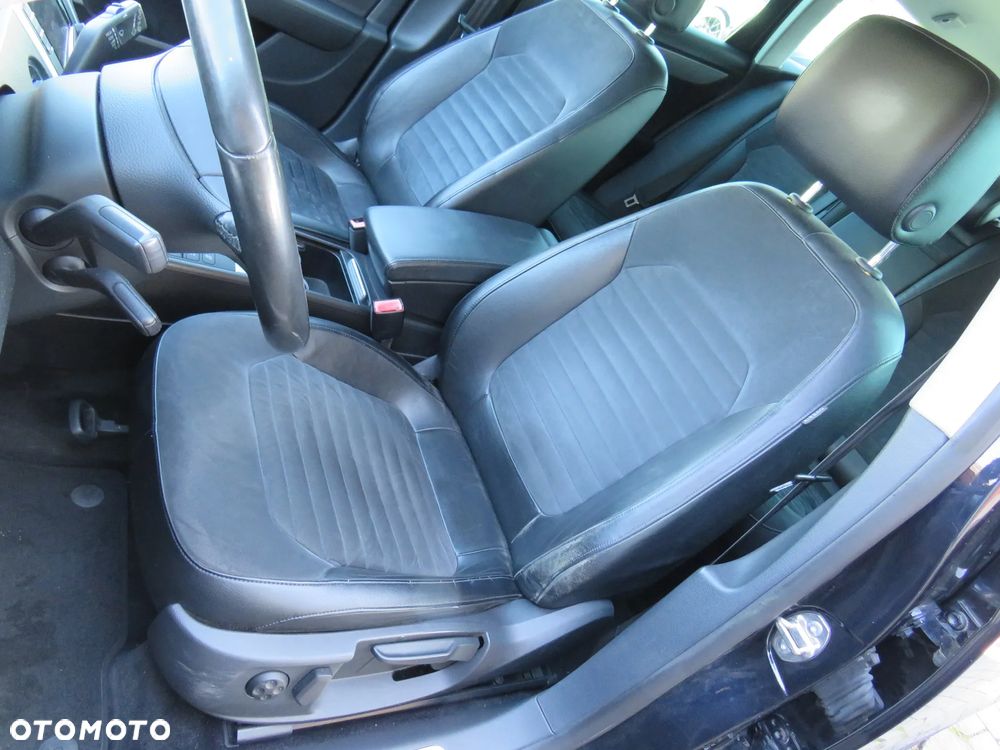 Volkswagen Passat 2.0 TDI Highline DSG - 28