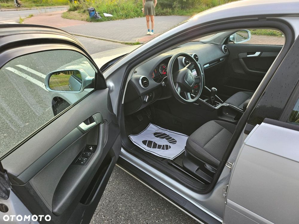 Audi A3 Sportback 1.6 Attraction - 5