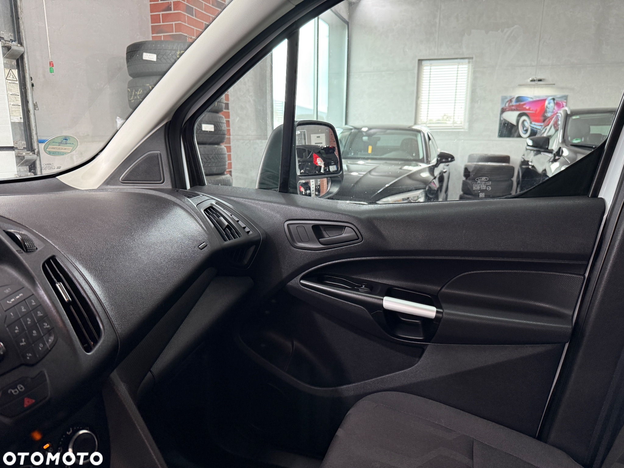 Ford Transit Connect - 19