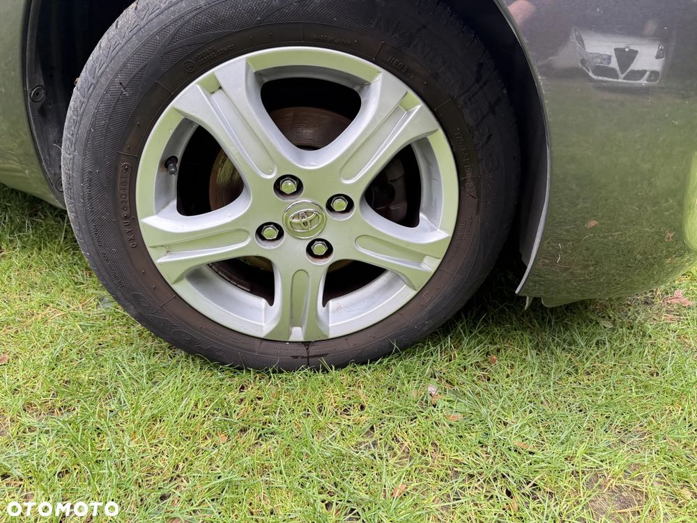 Toyota Yaris 1.33 Premium - 36