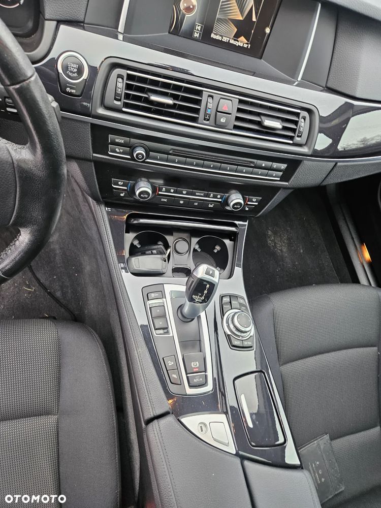 BMW Seria 5 520d xDrive - 27