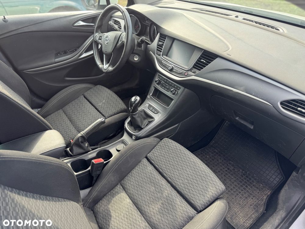 Opel Astra 1.6 D Start/Stop Innovation - 11