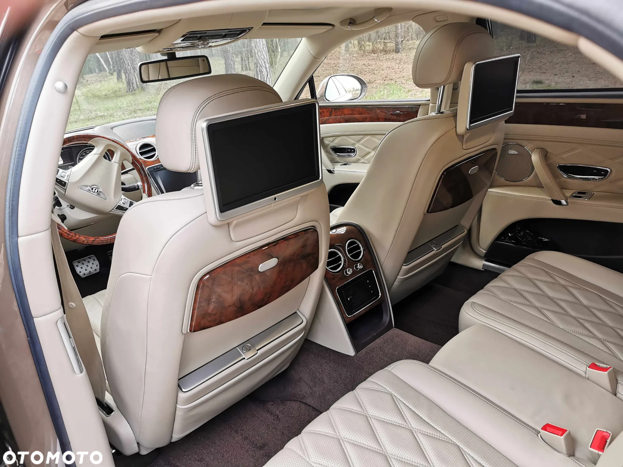 Bentley Flying Spur W12 - 8